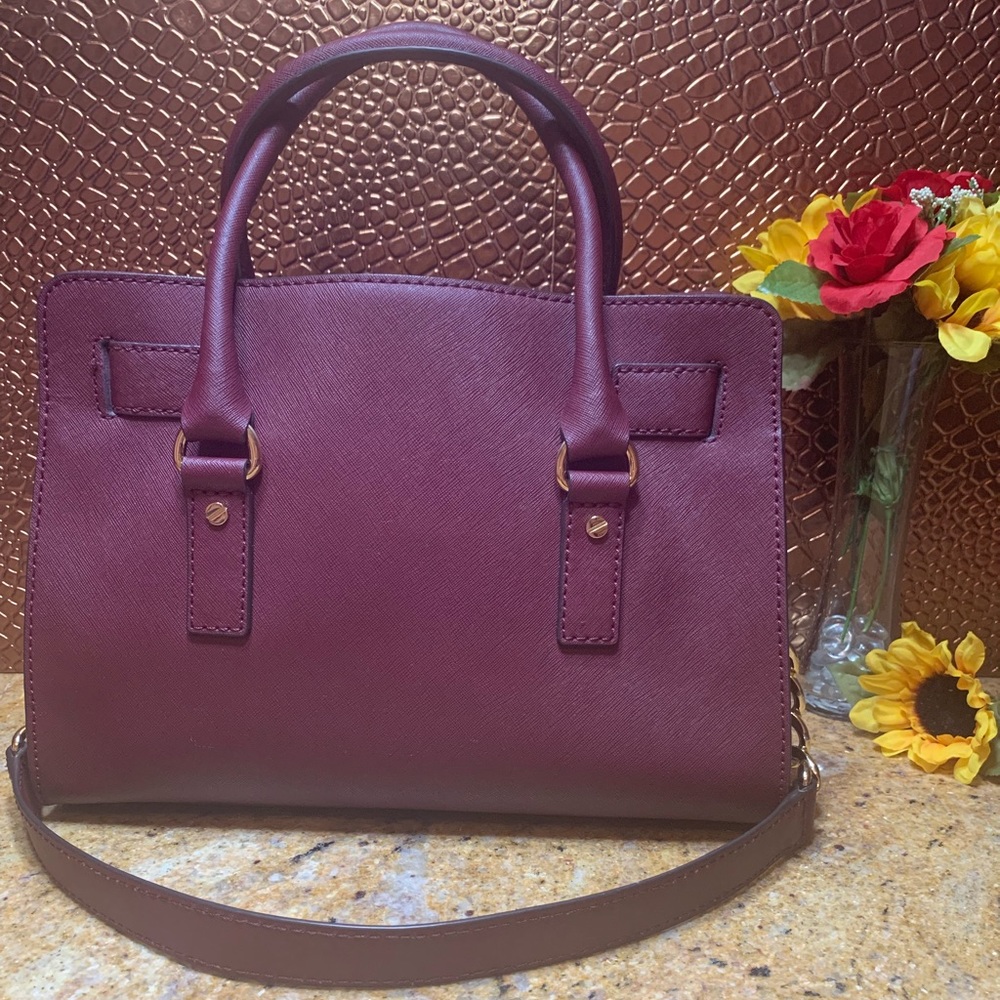 Michael Kors: E-1407 Large Hamilton Merlot & Gold - Picture 2 of 8